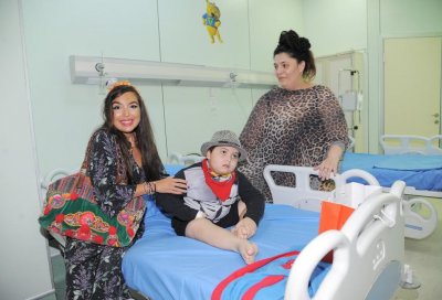 MOM Uşaq Onkologiyası şöbəsinin müdiri, uşaq onkoloqu dr. Ramin Məlikov vəzifəsini vicdanla yerinə yetirir