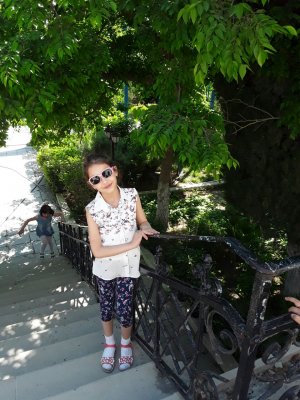 Bu gün  gözəl-göyçək balamız olan Aişə Nuruşova 9 yaşı tamam olur