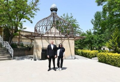 İlham Əliyev və Mehriban Əliyeva Pir Ömər Sultan ziyarətgahı ilə tanış olub — FOTO + YENİLƏNİB