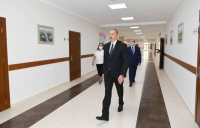 İlham Əliyev Bakıda 251 nömrəli məktəbin yeni korpusunun açılışında iştirak edib — YENİLƏNİB + FOTO