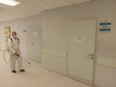 Ağsu Rayon Mərkəzi Xəstəxanasında COVİD19 virusuna yoluxulmaması üçün hər gün iş saatı bitdikdən sonra dezinfeksiya işləri həyata keçirilir - FOTOSUJET