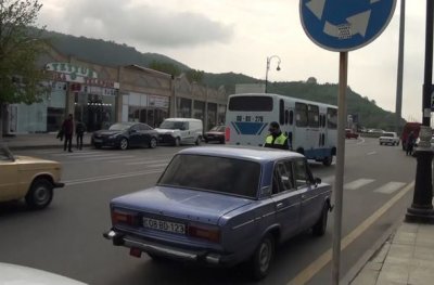 Balakəndə yol polisi qaydaları pozan sürücüləri cərimələdi – FOTO