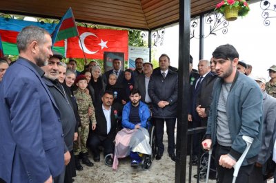 İsmayıllıda Kəlbəcərdən olan şəhidin məzarı ziyarət edilib İsmayıllıda Kəlbəcərdən olan şəhidin məzarı ziyarət edilib