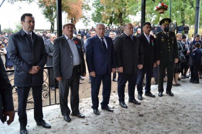 İsmayıllıda Kəlbəcərdən olan şəhidin məzarı ziyarət edilib İsmayıllıda Kəlbəcərdən olan şəhidin məzarı ziyarət edilib