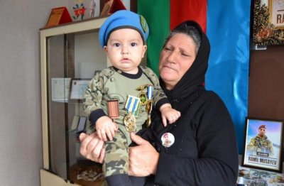 İsmayıllıdan olan şəhid Ramil Musayevin medalı ailəsinə təqdim edilib İsmayıllıdan olan şəhid Ramil Musayevin medalı ailəsinə təqdim edilib