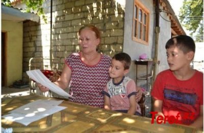 Vicdan susanda: "Bizə verilən 3595 manat sosial yardımı geri istəyirlər" - 6 uşaq anası ŞOK OLAYLA ÜZ-ÜZƏ...