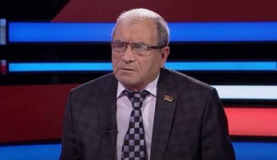 Daha bir erməni deputat Bayrağımızın yandırılmasına etiraz etdi: - “Axmaq a ...