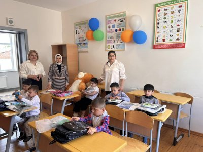 Yeni tədris ilinin başlanması münasibəti ilə müəllimlərimizi və şagirdlərimizi təbrik edir, uğurlar arzulayırıq