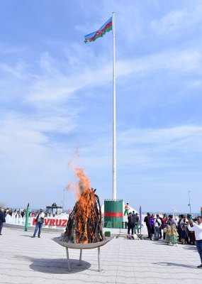 Sumqayıtda Novruz bayramı münasibətilə möhtəşəm tədbir keçirildi Sumqayıtda Novruz bayramı münasibətilə möhtəşəm tədbir keçirildi
