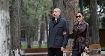 İlham Əliyev və Mehriban Əliyeva Bakıda salınan yeni parkın açılışında iştirak edib