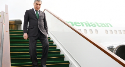 Qurbanqulu Berdiməhəmmədov Azərbaycana gəlib
