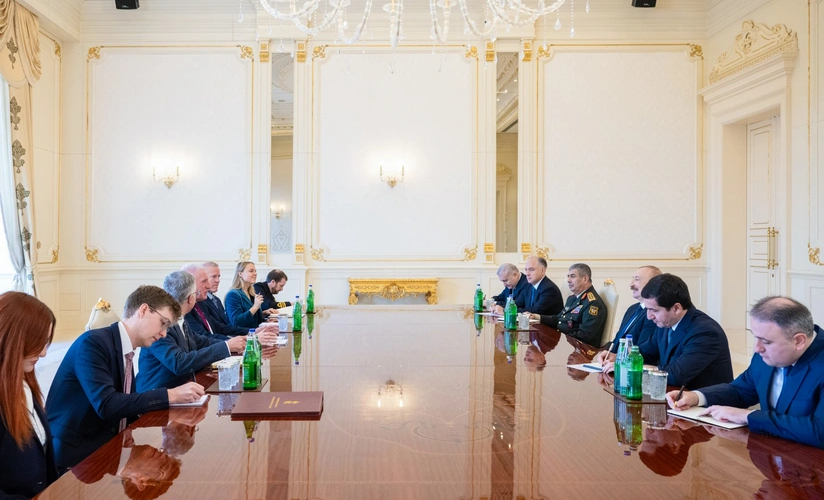 İlham Əliyev Birləşmiş Krallığın müdafiə üzrə dövlət nazirini qəbul edib