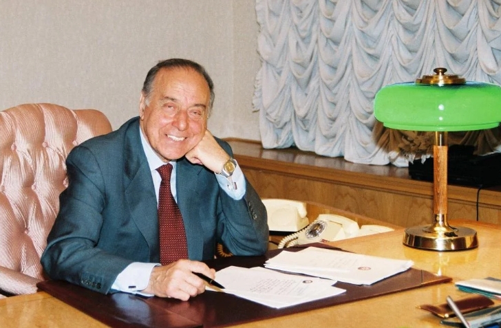 Mirdamət Seyidov: Ulu Öndər Heydər Əliyev - Azərbaycanın tarixində silinməz izlər qoymuş dahi şəxsiyyət