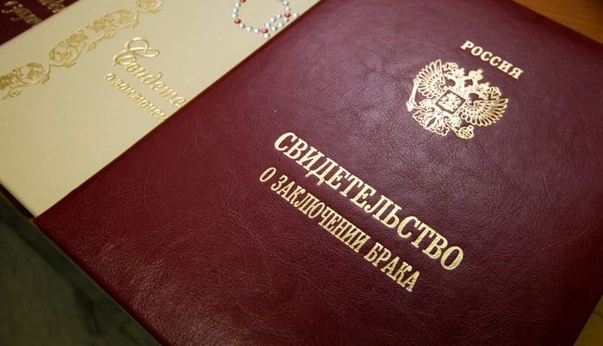 Müharibədə ölən rus hərbçinin azərbaycanlı qadınla saxta nikahı üzə çıxdı - QALMAQAL