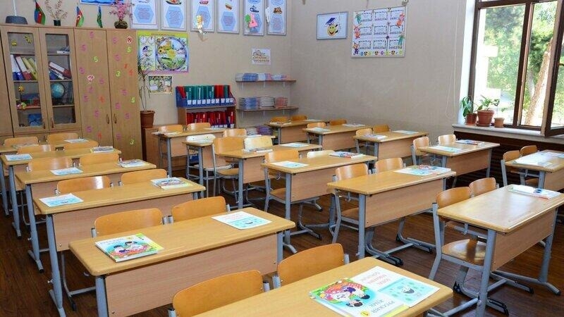 Bakıda məktəbdə müəllim direktor müavinini DÖYDÜ