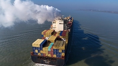 İran Oman sahillərində gəmini VURDU