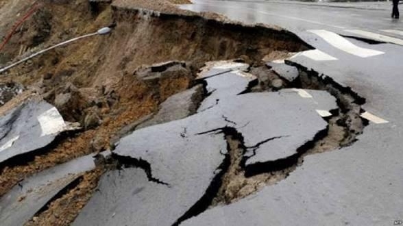 SON DƏQİQƏ! Torpaq uçqunu oldu: ölən var - VİDEO