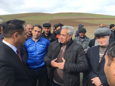 Elman Nəsirov fevralın 4-də təbliğat-təşviqat kampaniyası çərçivəsində Xanəgah, Təzəkənd, Pərdi, Türkelli, Mikayıllı, Cəfərli və Qarğılı kəndlərindən olan seçicilərlə görüşmüşdür