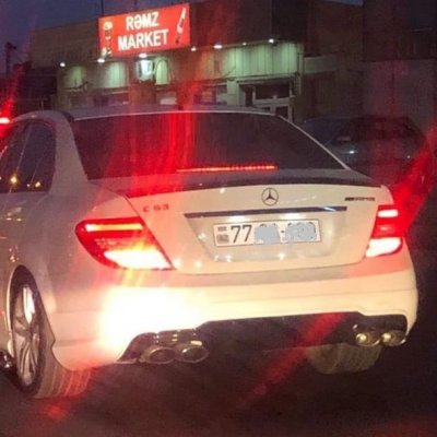 “Zerkalni” nömrə sevənlərin NƏZƏRİNƏ: Bakıya yeni avtomobil seriyası verildi - FOTO