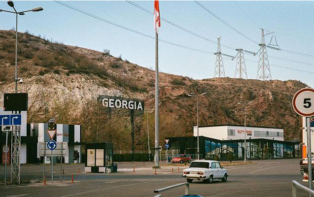 Tiflisin “gözünə batan TIR-lar”... - Sərhəddə nə baş verir?