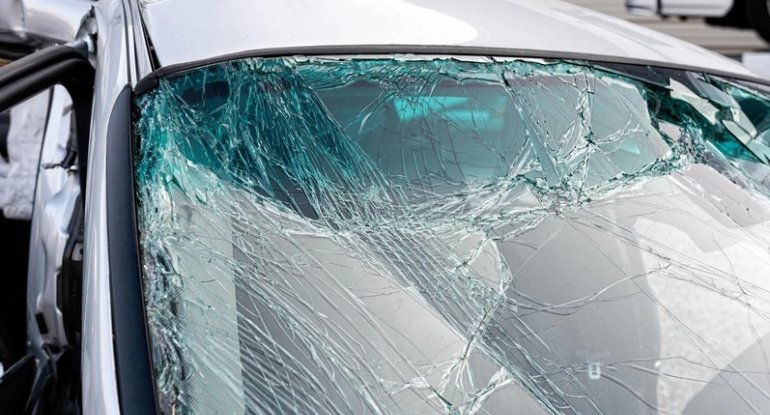 Bakı-Sumqayıt yolunda beş avtomobil toqquşub, xəsarət alanlar var